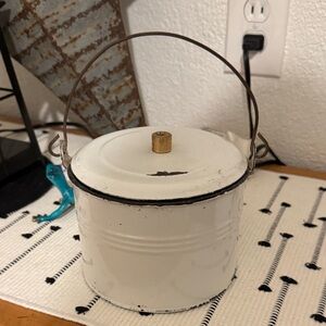 White Small Enamelware Bucket with lid and Handle
